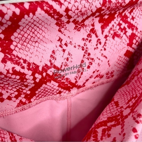 Fabletics Define Powerhold High Waisted Capri Leggings Python Pink Small - Picture 10 of 11